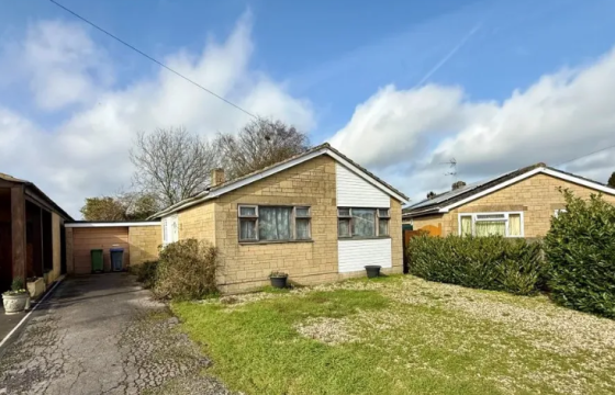Bungalow for Renovation in Malmesbury, photo